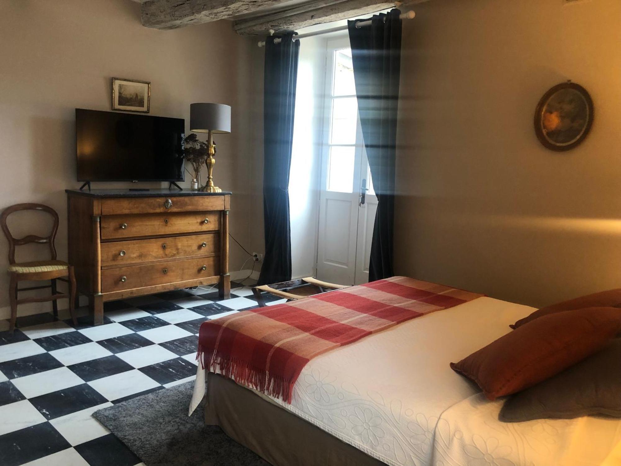 La Maison Des Gardes - Chambres D'Hotes Cluny Exteriér fotografie